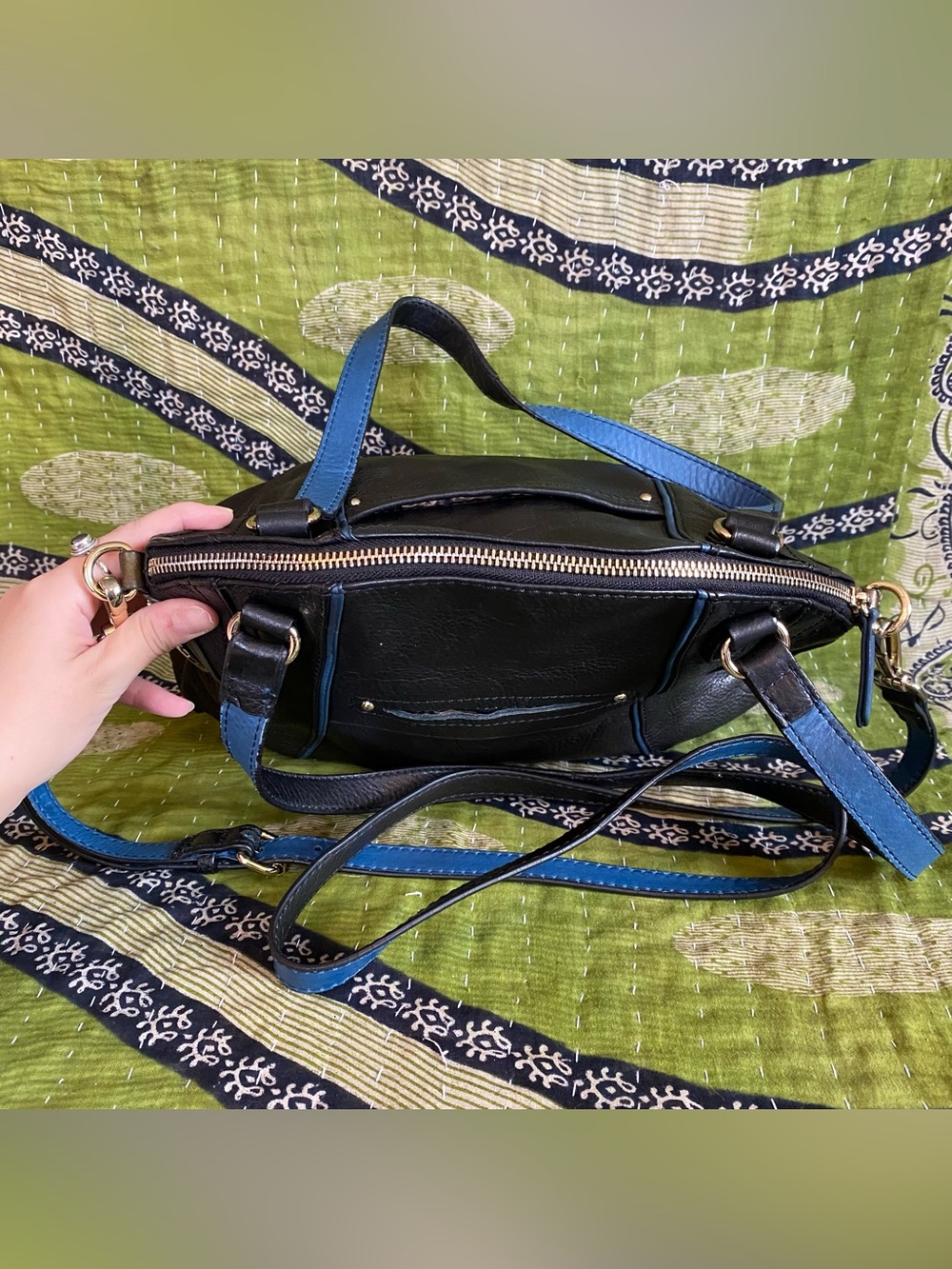 B Makowsky Black/ Blue Downtown Pebbled Leather Crossbody Satchel Purse - Picture 6 of 16